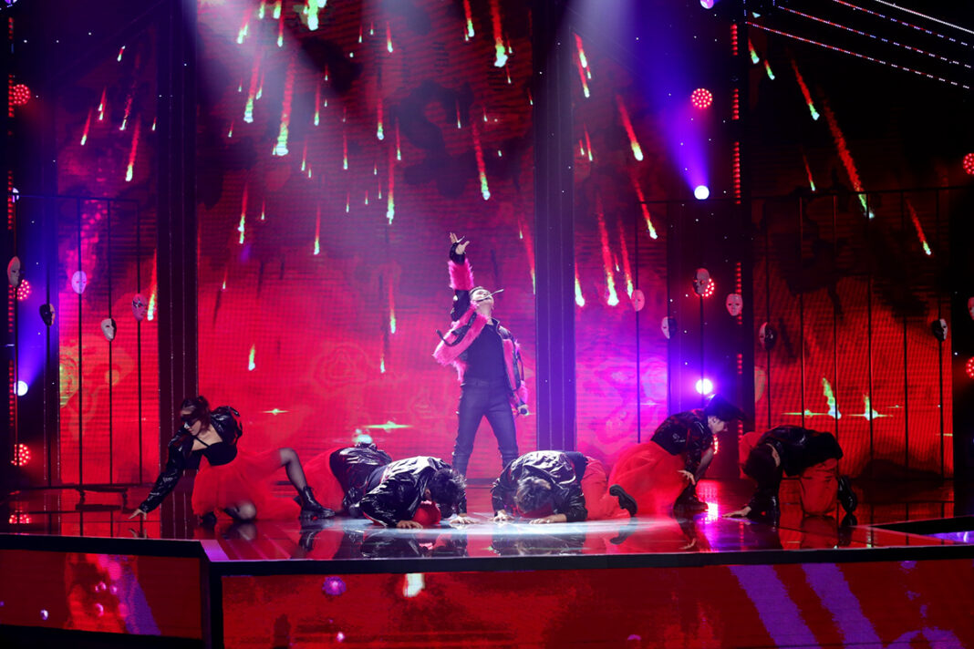 Nghe ca sĩ Hồ Tuấn Phúc hát, đội trưởng Nguyễn Phi Hùng thắc mắc vì sao Việt Nam không phát triển nhạc kịch