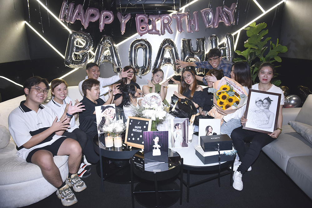 Ca sĩ Bảo Anh xúc động khi được fan bất ngờ tổ chức mừng sinh nhật