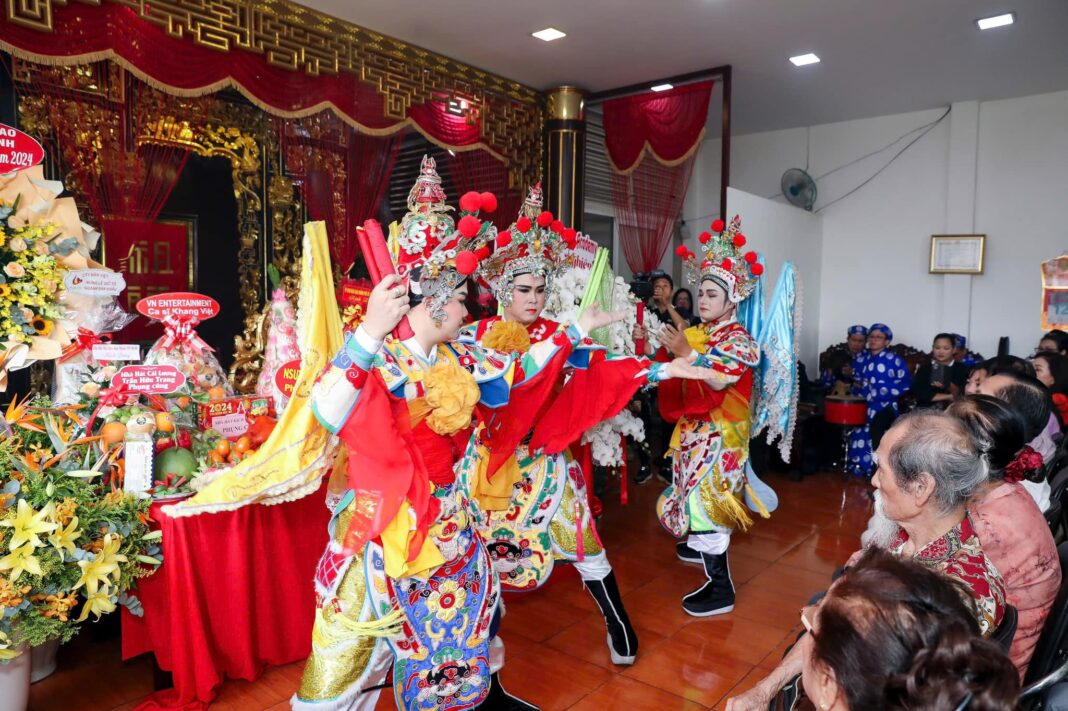 30 triệu tiền Phụng cúng Giỗ Tổ 2024 được Ban Ái Hữu Nghệ sĩ – Hội Sân Khấu TPHCM dùng ủng hộ đồng bào bị bão lụt