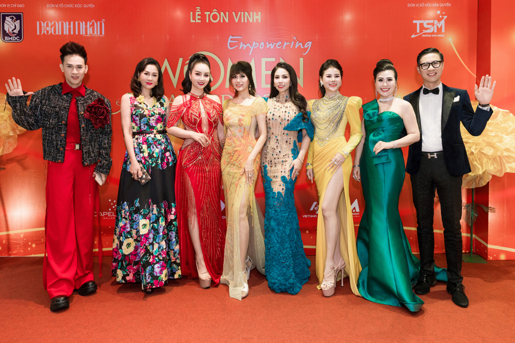 Lễ tôn vinh ‘Bông hồng quyền lực lần 6’ gọi tên nhiều doanh nhân tài sắc và bản lĩnh