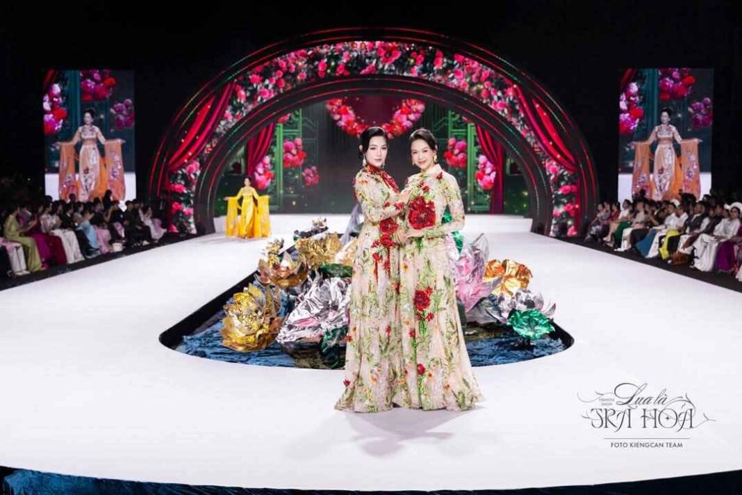 Cựu siêu mẫu, diễn viên Ngọc Nga trở lại đầy thần thái trên sàn catwalk