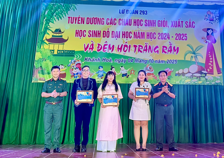 Doanh nhân Anna Yến Phượng tri ân lực lượng tuyến đầu và lan tỏa tinh thần kết nối quân dân