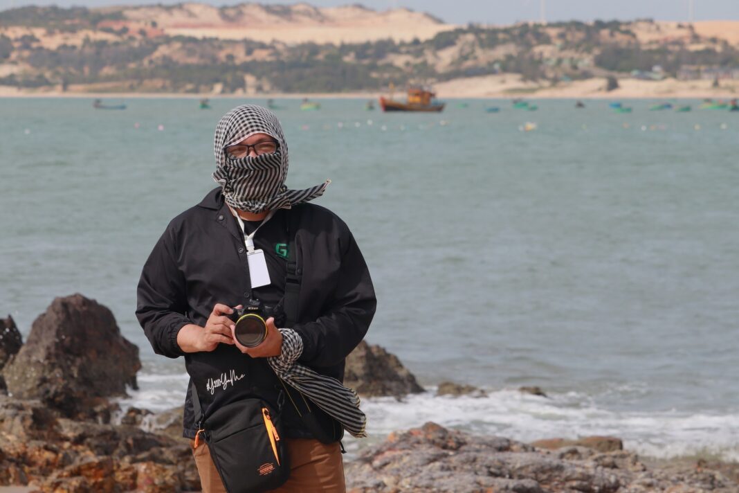 Biên tập viên – Đạo diễn Trương Quốc Phong: “Đi dạy không phải rẽ hướng mà là giữ cho nghề một trái tim trong trẻo”